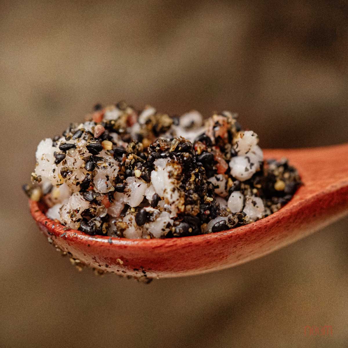 noom-hat-me-den-020724-5